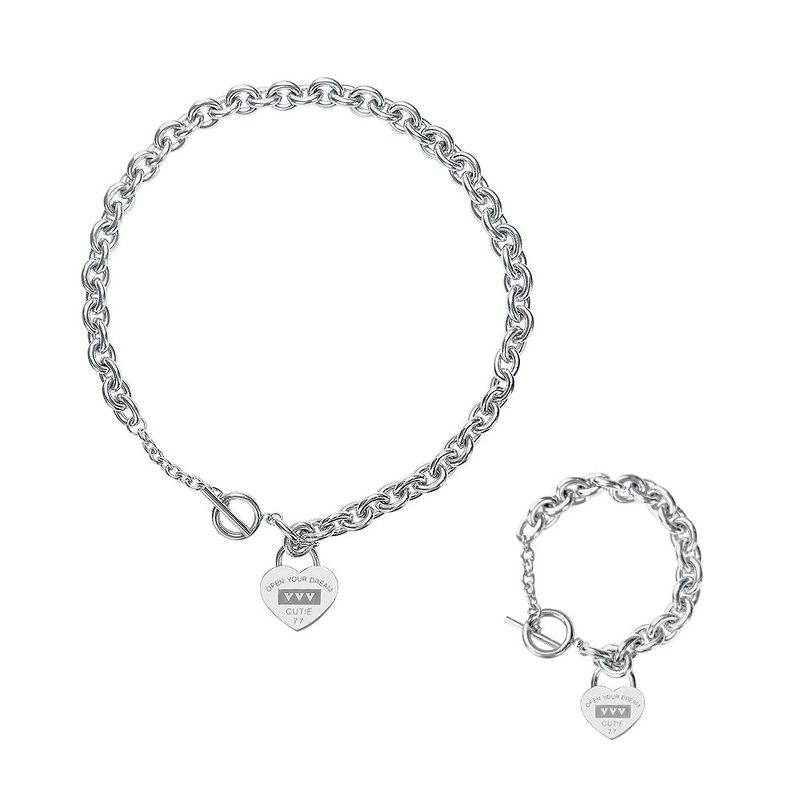 VVV（ブイブイブイ）の「[SET] Signature Logo Heart Chain Toggle Surgical Necklace + Bracelet（Accessories）」