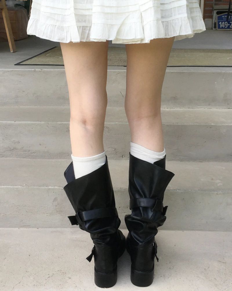 Wide buckle strap long boots