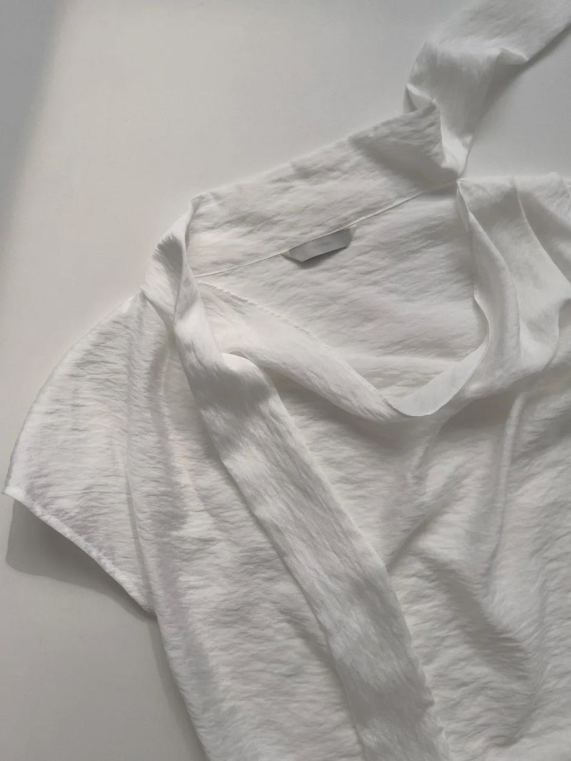 [Short Sleeve Version] Meringue Drape Tie Blouse