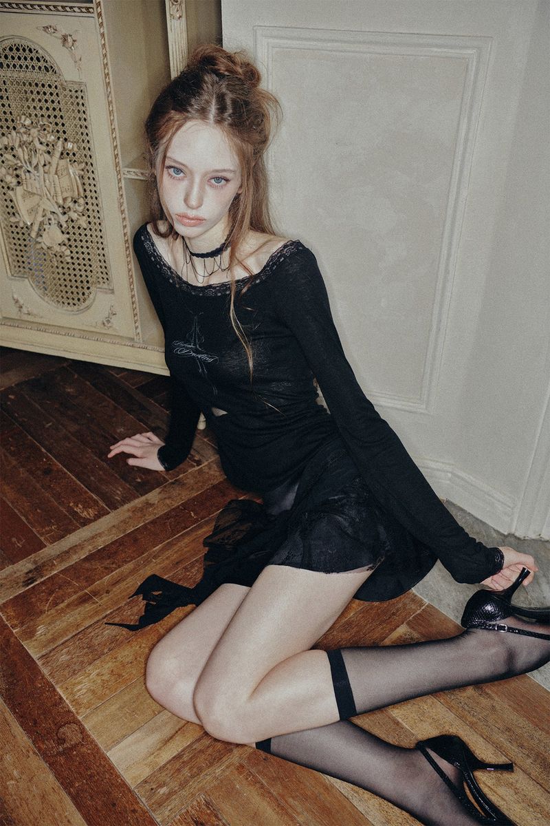 LACE BOATNECK TOP black