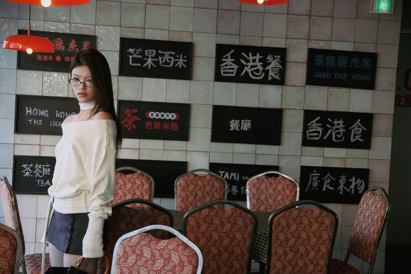 [ID] Logo Off-Shoulder Sweatshirt (Choker Set) (Ivory) 