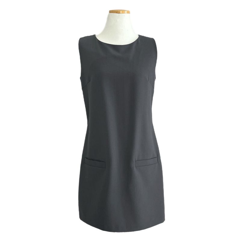 Classic Mae Simple Line Two-Pocket Mini Dress