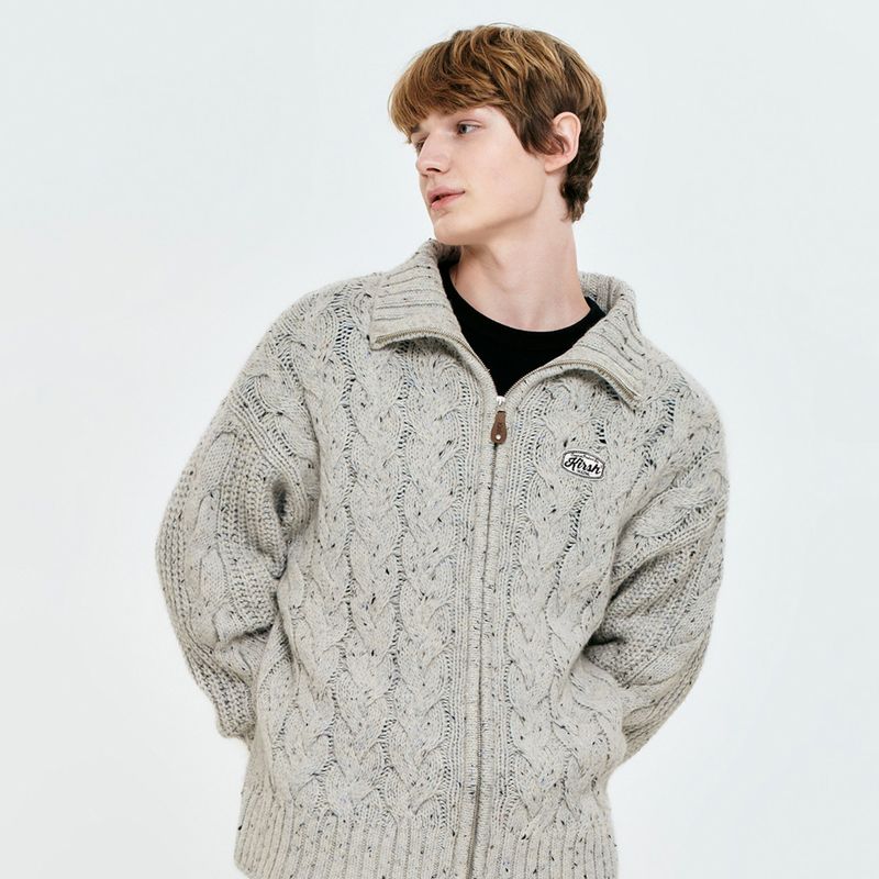 KIRSH（キルシー）の「UNI LOGO WAPPEN CABLE COLLAR KNIT ZIP UP [LIGHT GRAY]（Tops）」