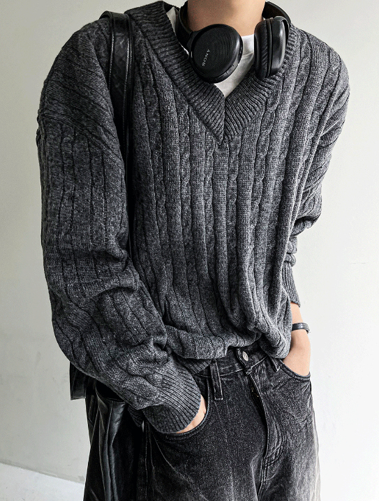 cliff twist V-neck knit