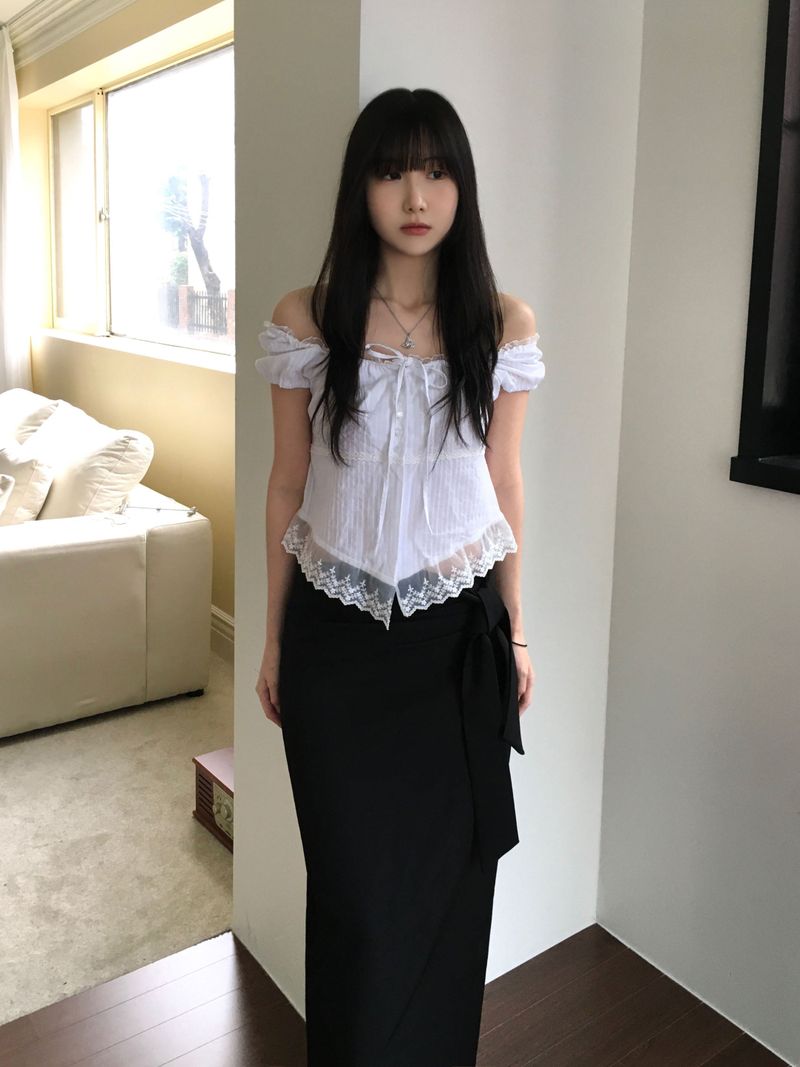Hera frill blouse (2 colors)