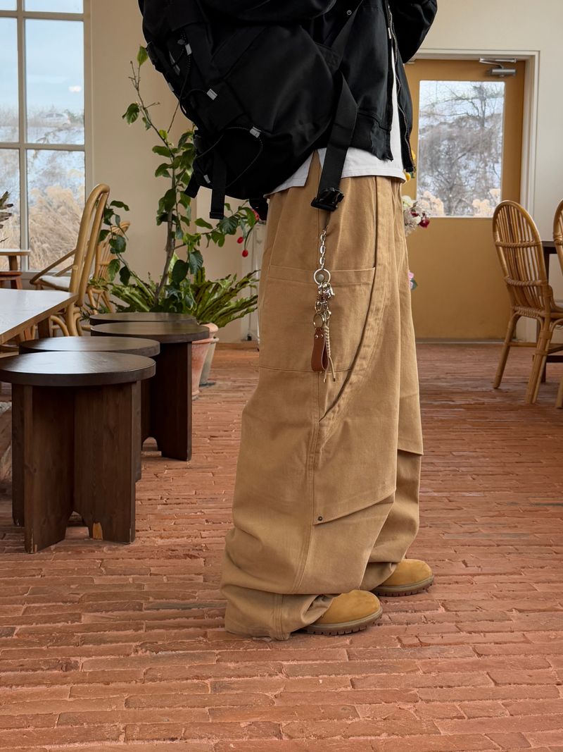 ESOO(イス)の「Loose Diagonal Balloon Pants (3 Colors)(Pants)」