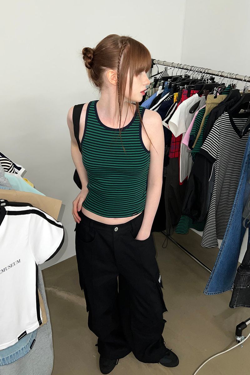 212E WIDE CARGO TUCK PANTS (BLACK)