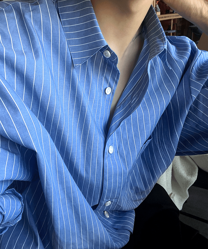 vintage blue stripe short-sleeved shirt