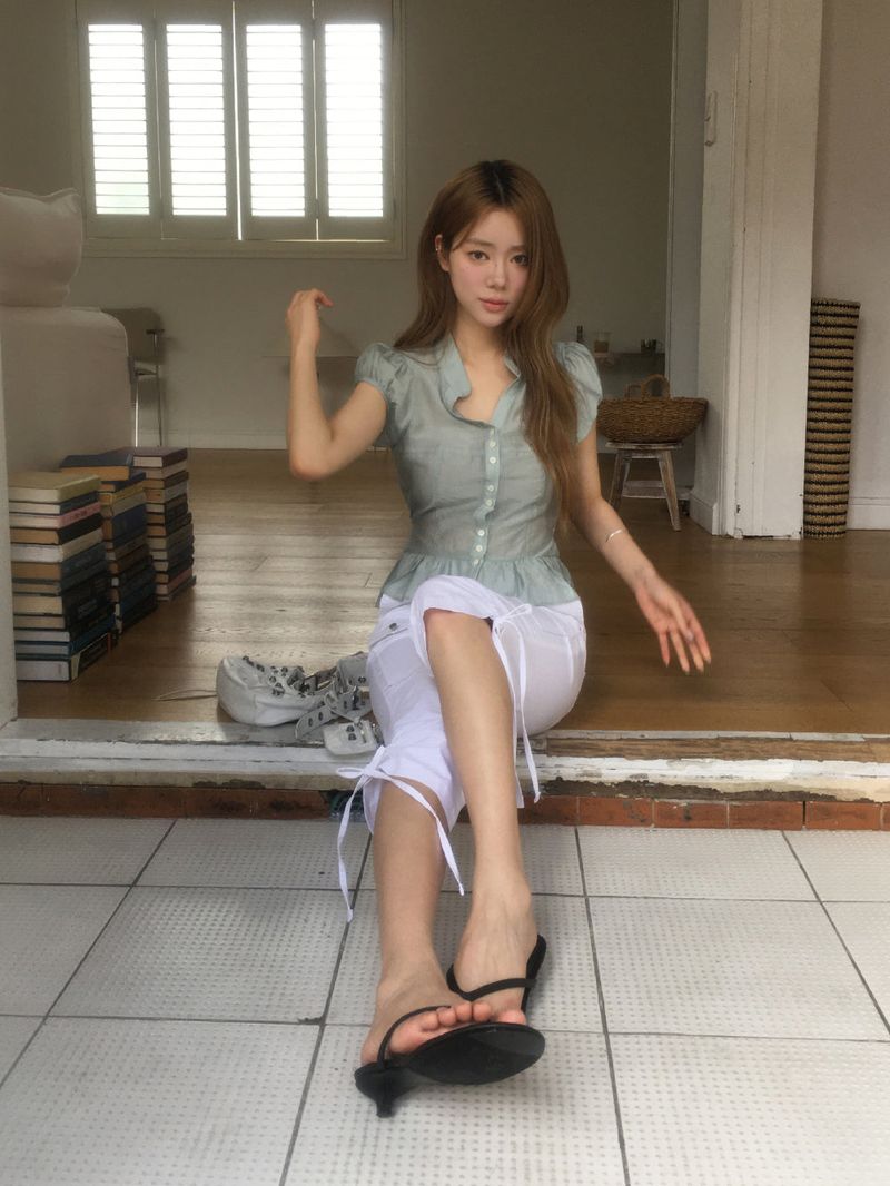nobiyaka（ノビヤカ）の「Syrup blouse（Tops）」