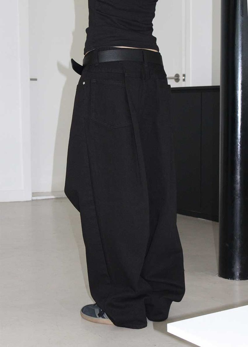 TUCK WIDE DENIM PANTS