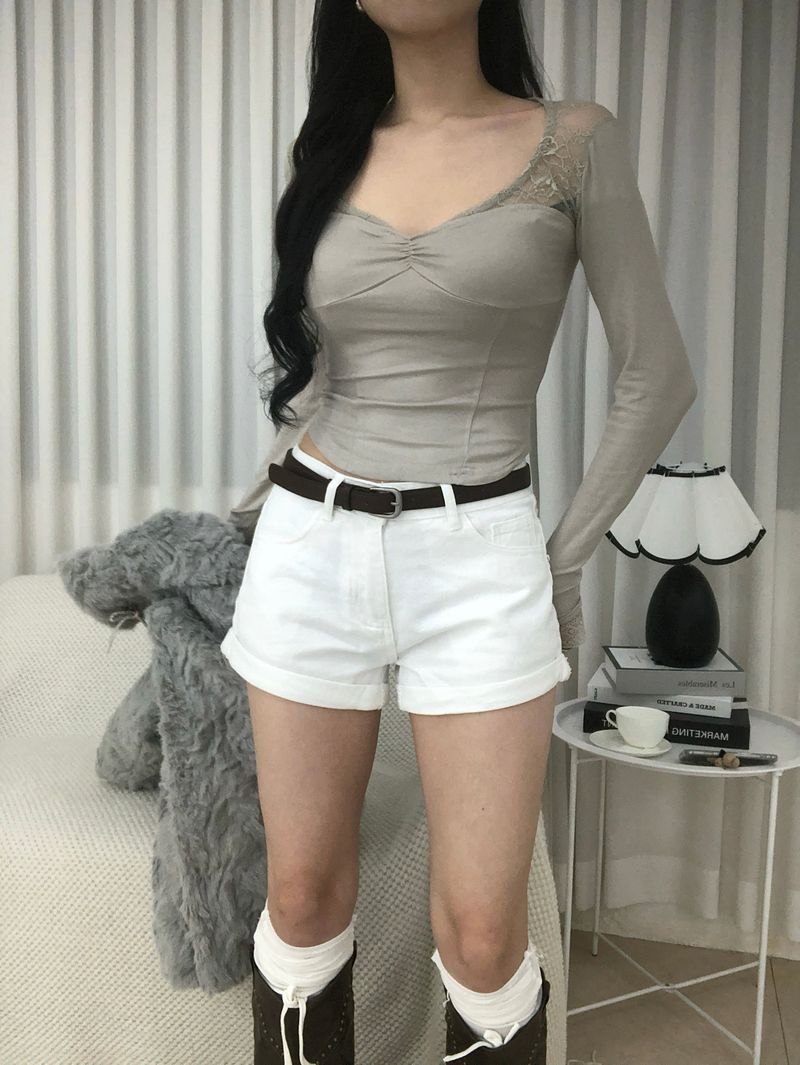 onthenextpage（オンザネクストページ）の「Belt Modern Line Short Pants（Pants）」