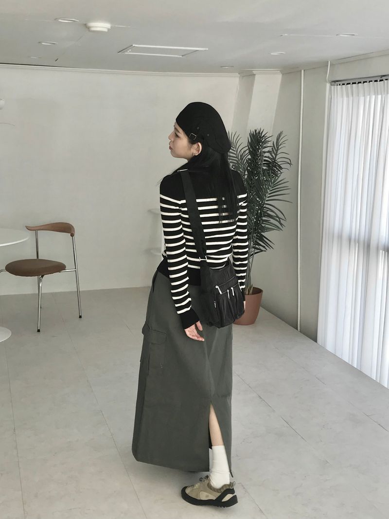 Lush back slit long skirt