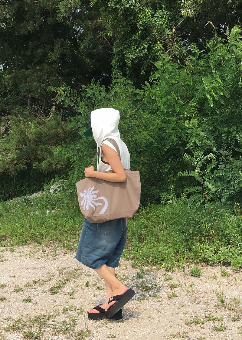 SUMMER PATCH TOTE BAG