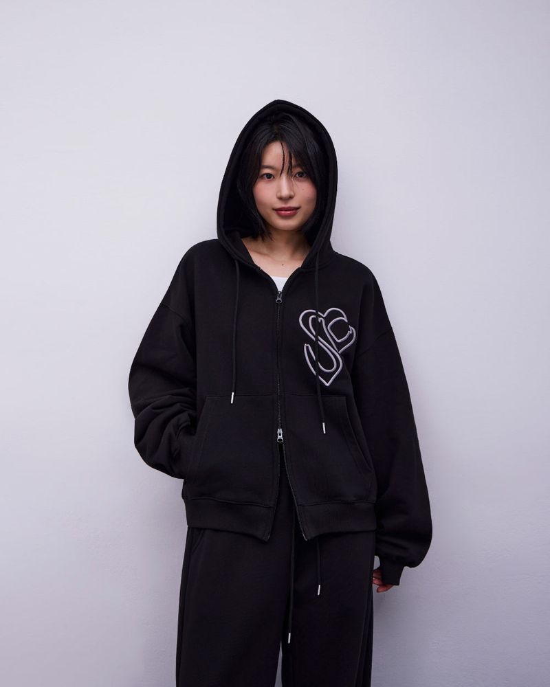 YOURNUS（ユアナス）の「26SS★ ラバーステッチフードジップアップ（トップス）」