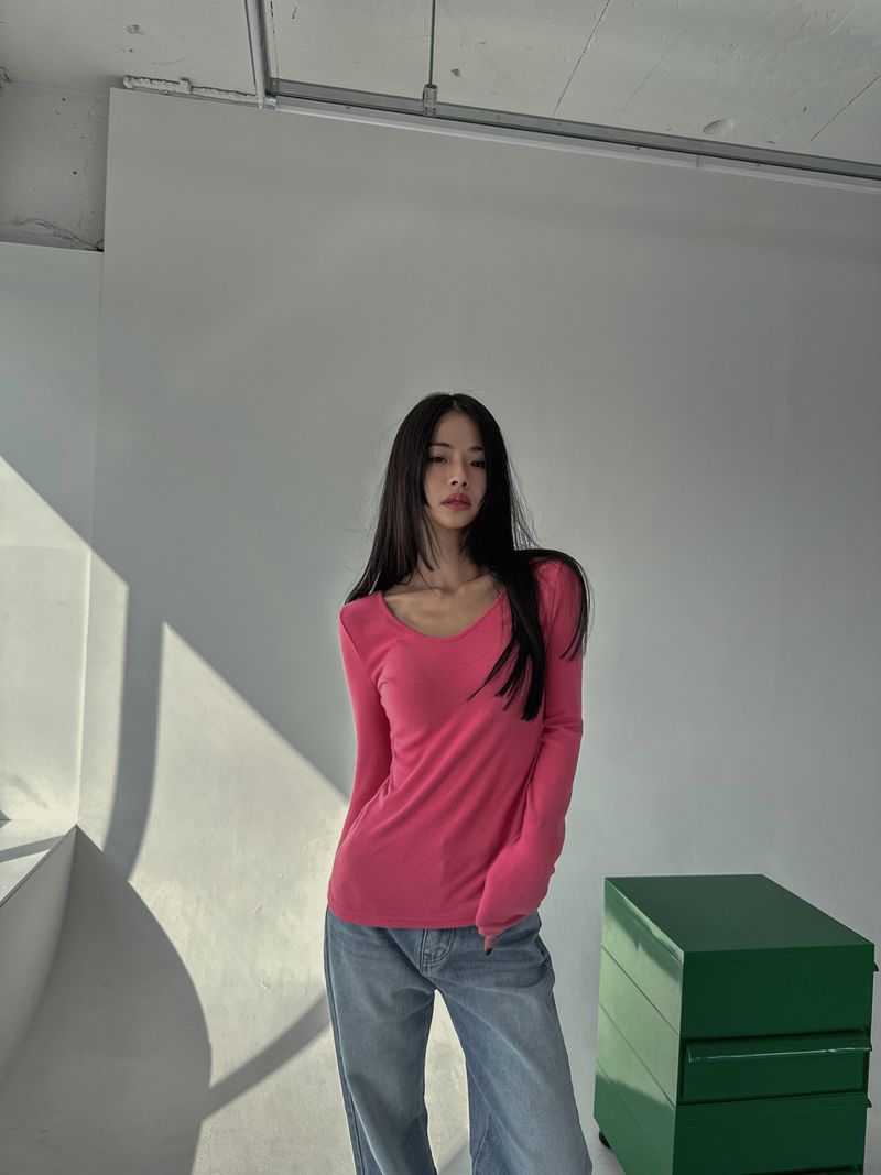 Napping V-neck Long Sleeve T-shirt