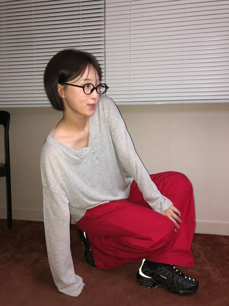 Button henley neck knit
