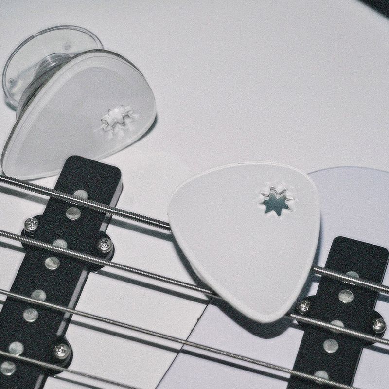 [MADE] white pick tok