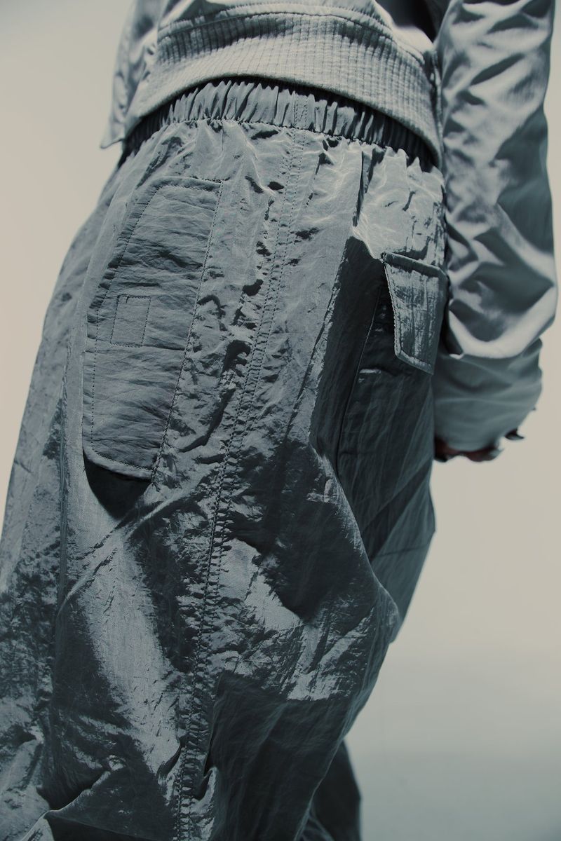 06. PARACHUTE PANTS GREY