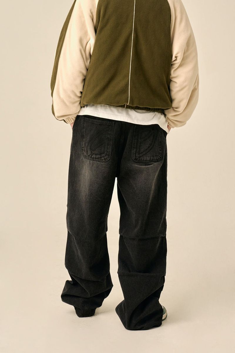 FIVE-PINTUCK WASHED DENIM