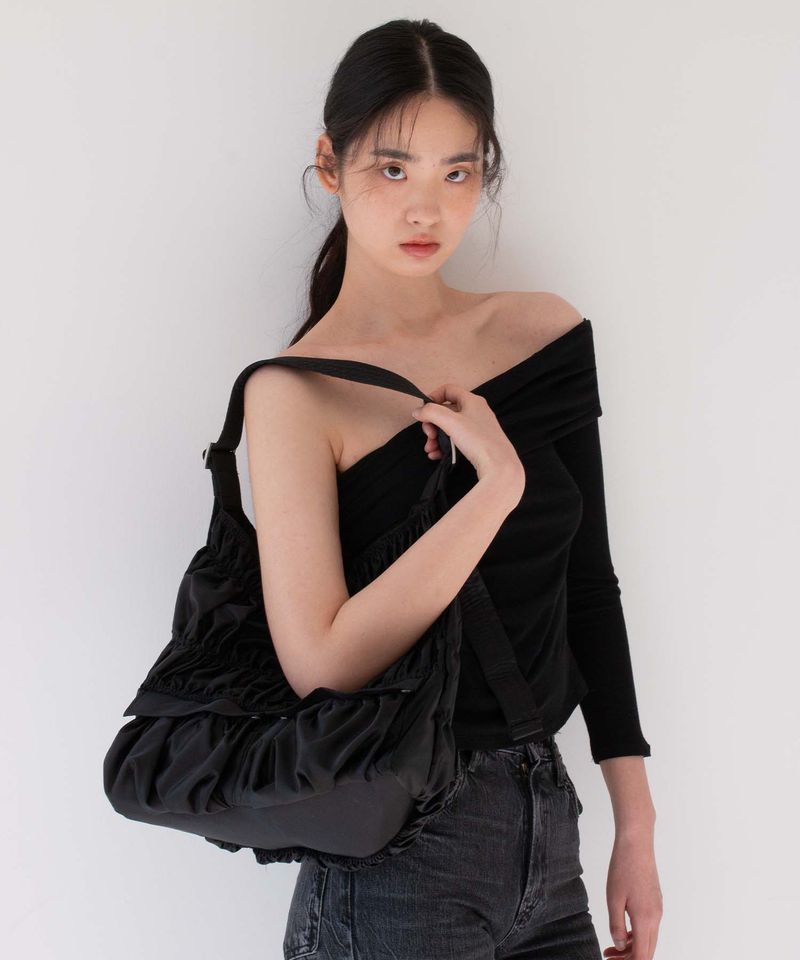YAHN SISI(ヤーン シシ)の「Fairy Hobo Bag - Black(Bags)」