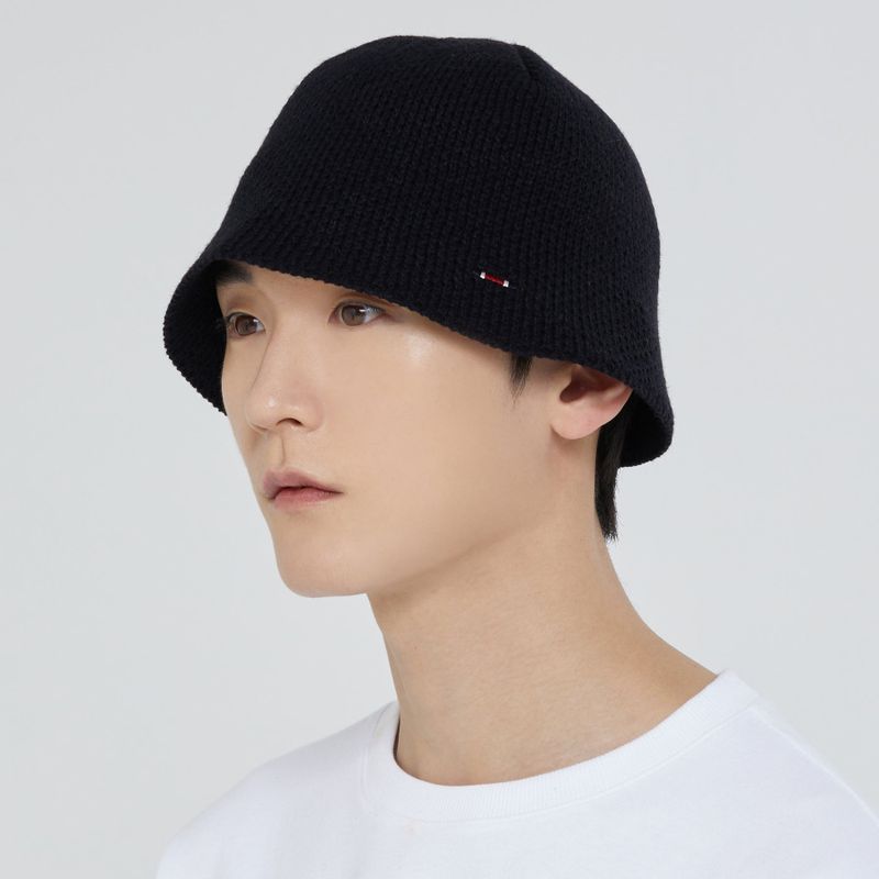 ROMANTIC CROWN（ロマンティッククラウン）の「COZY KNIT BUCKET HAT_BLACK（Hats）」