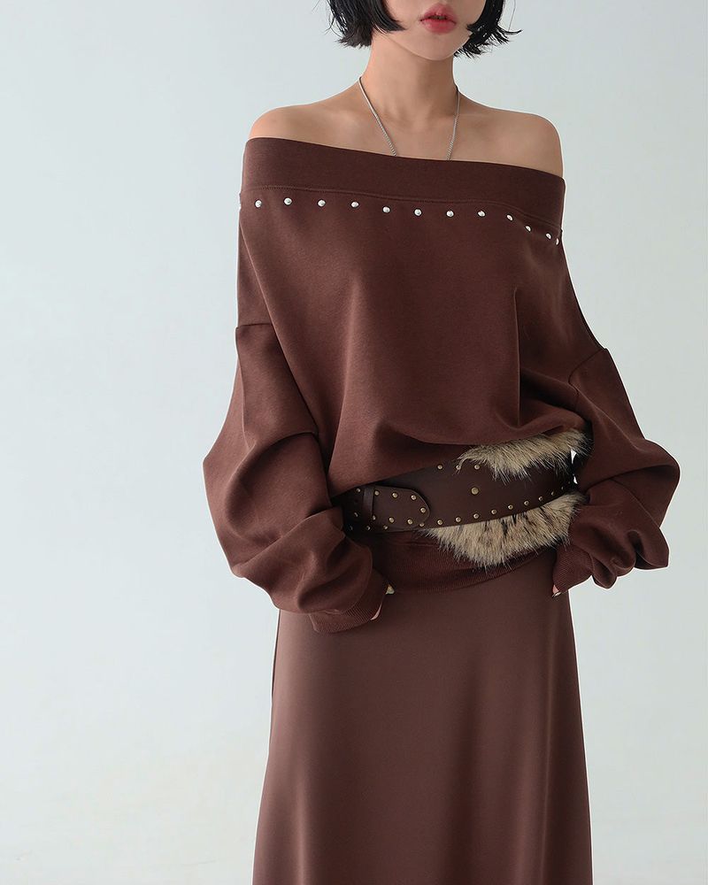 Ball stud off-shoulder sweatshirt
