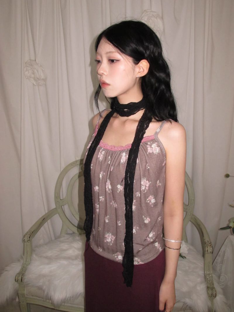 Rosy Lace Sleeveless