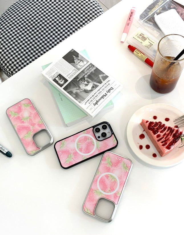 [MADE]ピンクストロベリーシュガー シルバーエポキシ バンパー iPhoneケース MagSafe