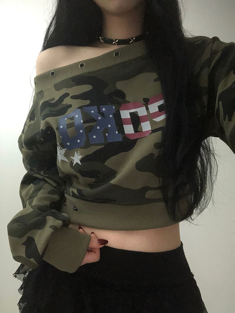 Camo Off-shoulder Button Sweatshirt