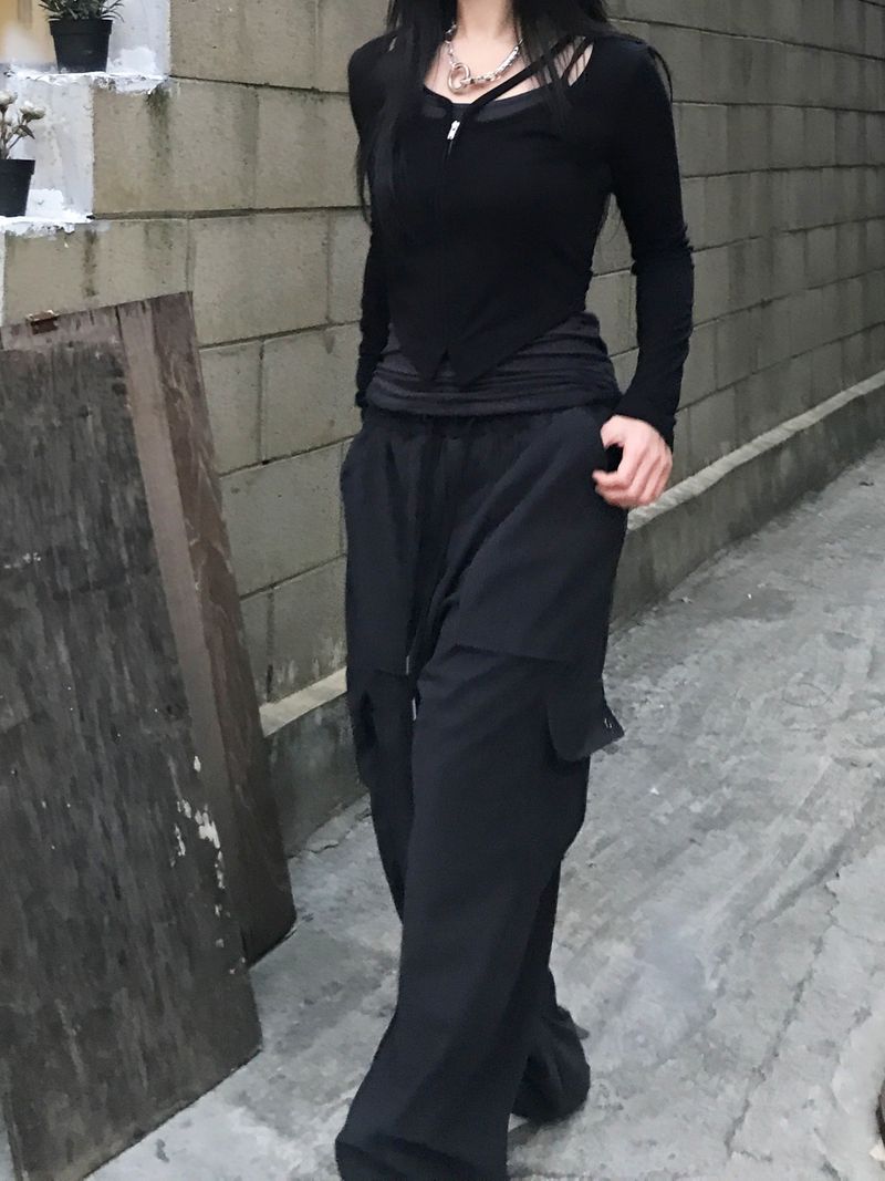 Unique V-Strap Zipper Slim T-Shirt