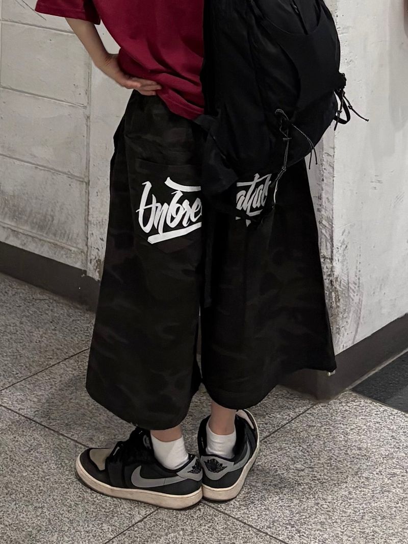 hip patch camo bermuda pants