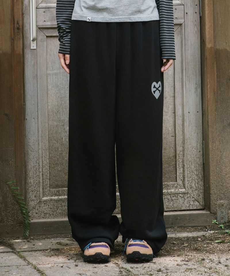 cavish（カビシ）の「KITTEN WIDE SWEAT PANTS BLACK(CV2GFFPA03A)（Pants）」