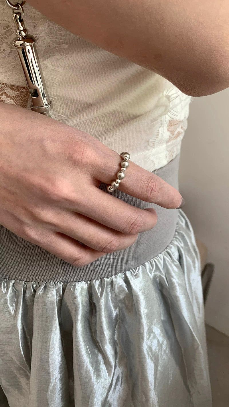 Simple silver balls banding ring