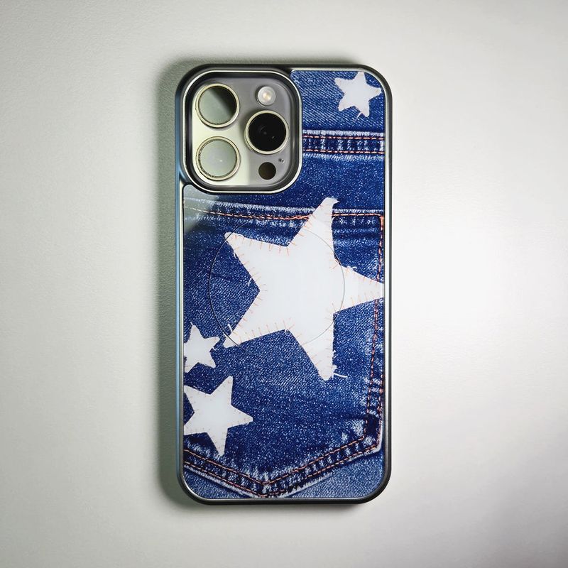 MEMORIESBOUNDARY(メモリーズバウンダリー)の「Patched Star Pocket Denim Case Heritage Blue (SV_MagSafeGlass)(Smartphone Accessories)」