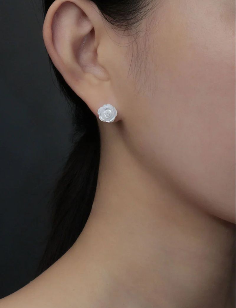 [MADE] rose petal trace earring (1 pair)
