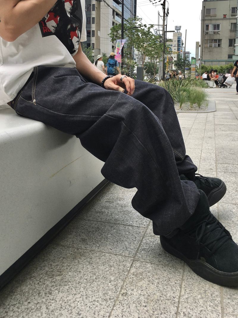 Jeff One Pleat Raw Wide Denim Pants