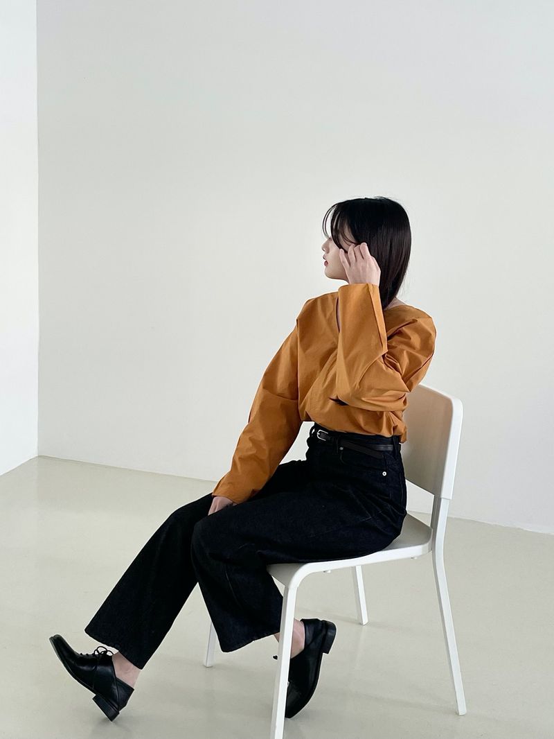 Feminine v-neck shirt