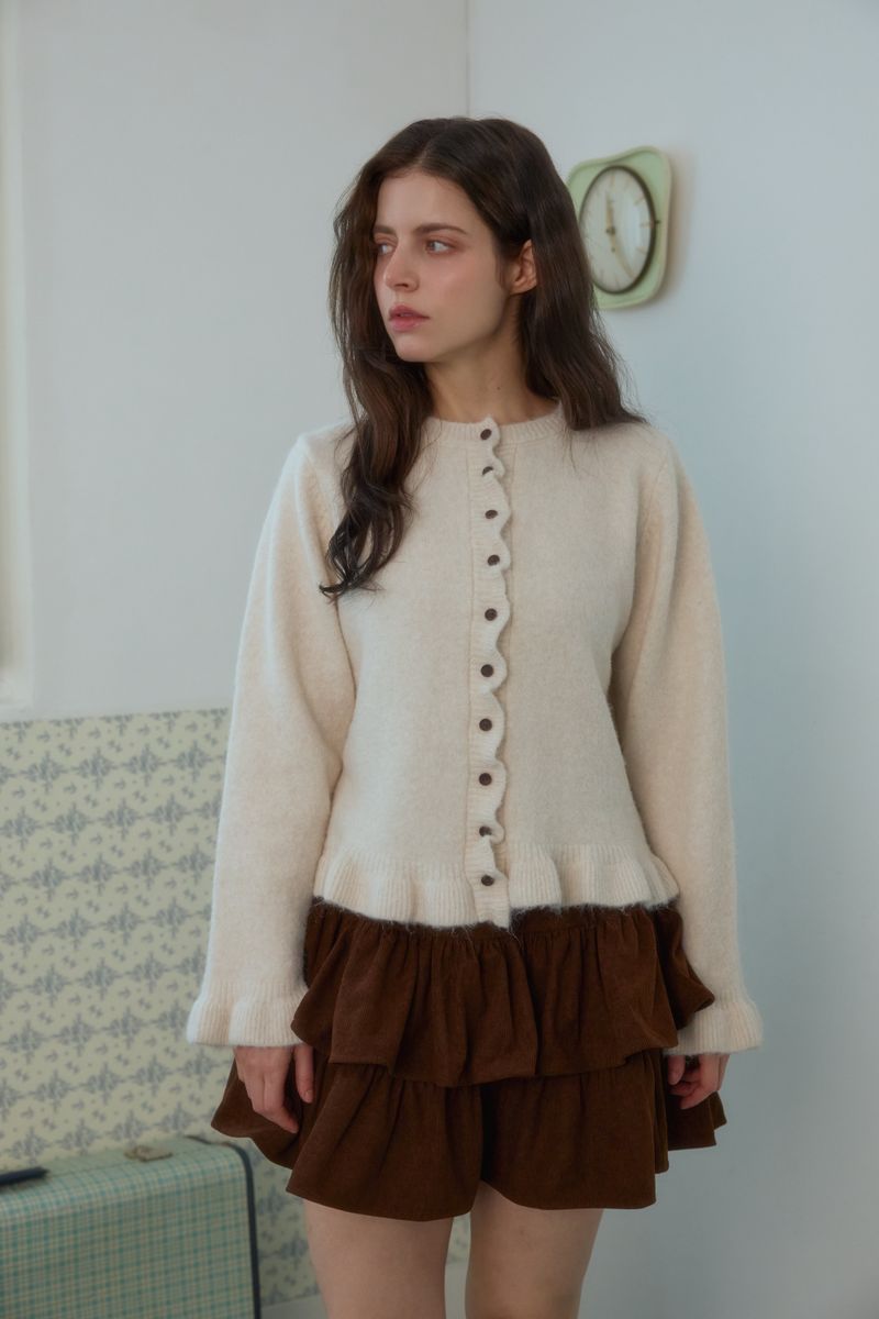 PINK PINEAPPLE（ピンクパイナップル）の「FROST FRILL KNIT CARDIGAN（Tops）」