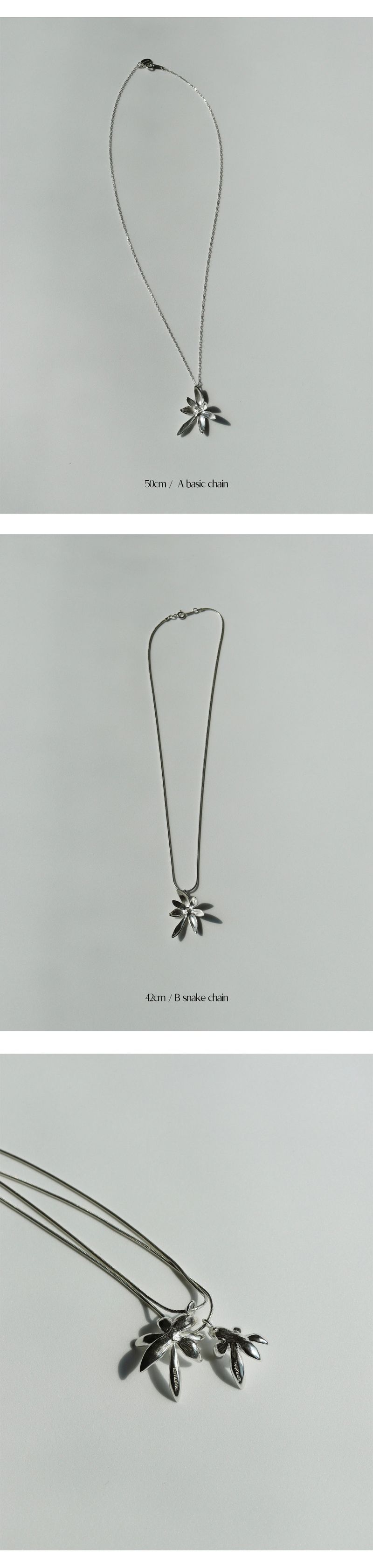 FLOWER NECKLACE (Medium)