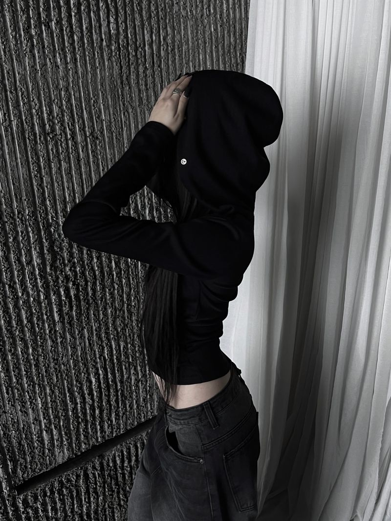 all cleat snap-wrap hooded T