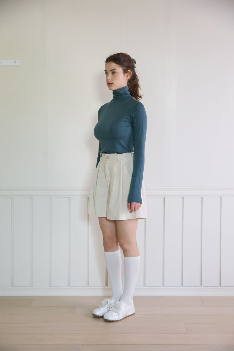 VINTAGE TURTLE-NECK TOP