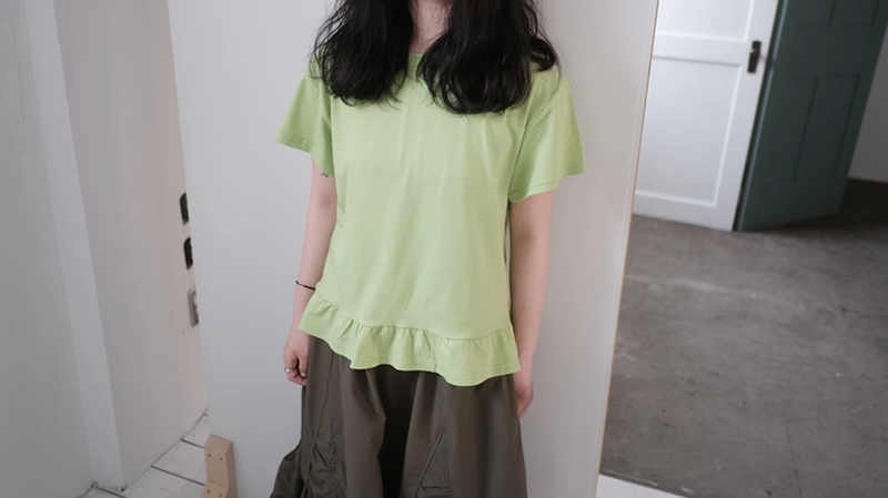 bee frill T (4c)