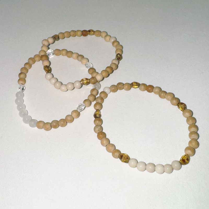 warm woodball bracelet (white)