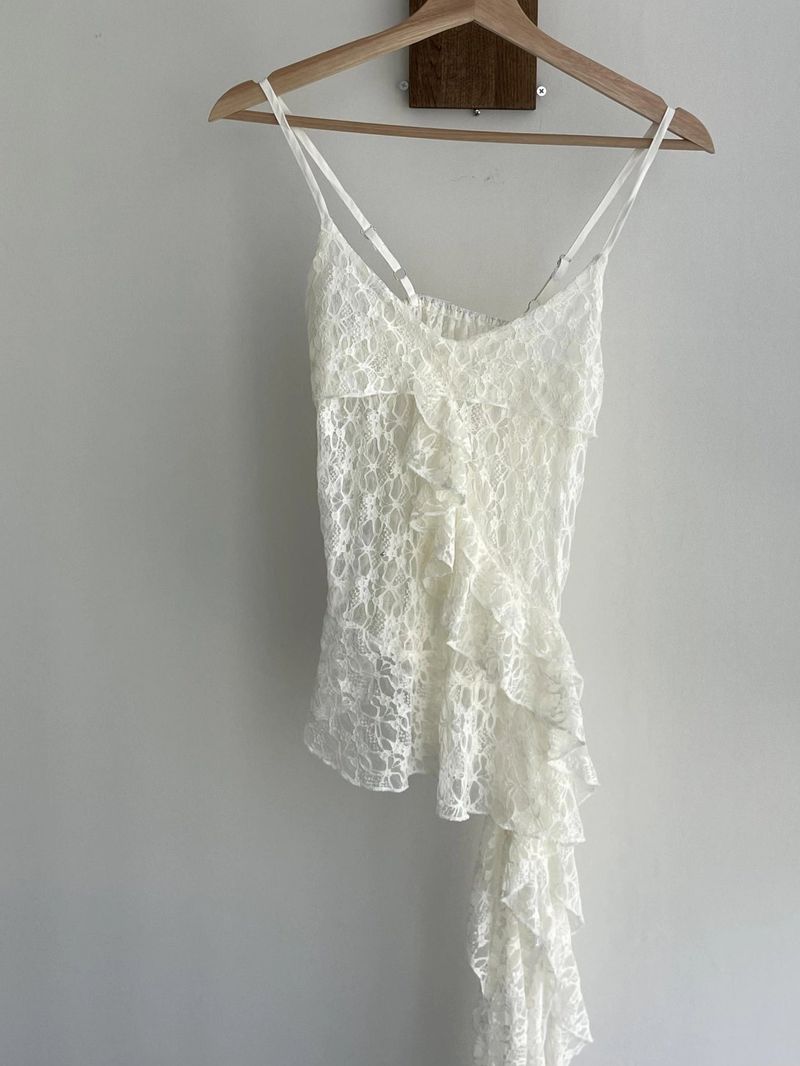 nunae layered lace sleeve
