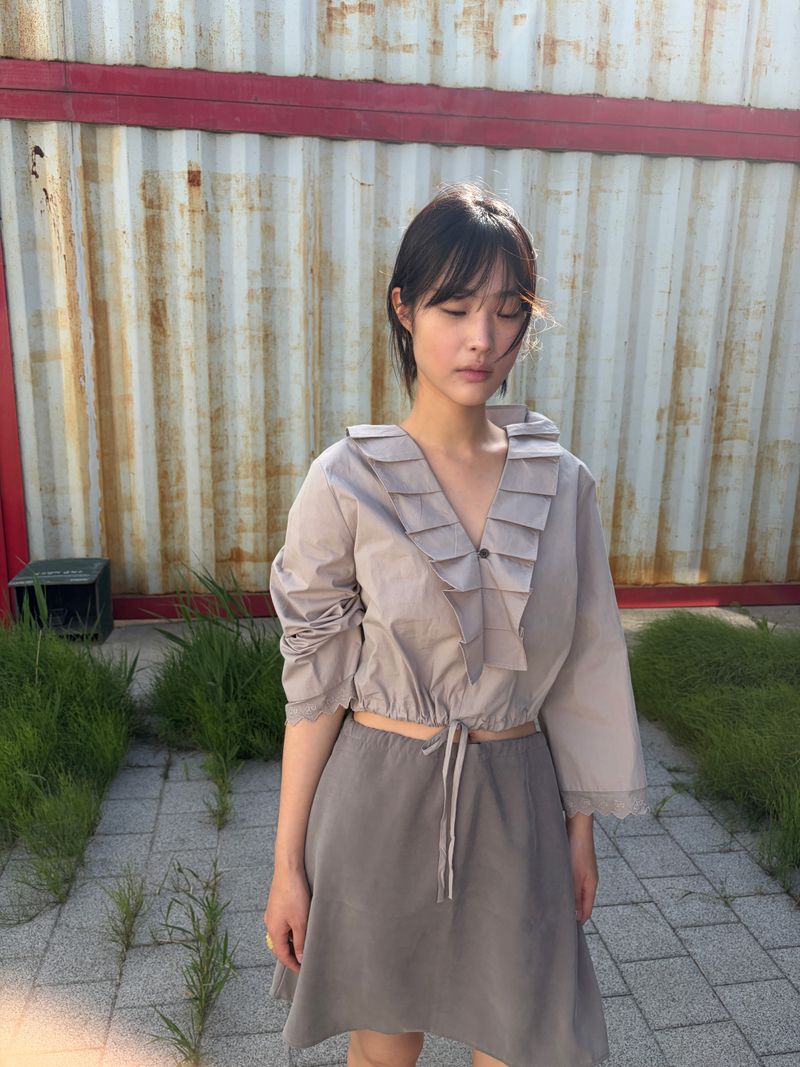 ripple crop blouse