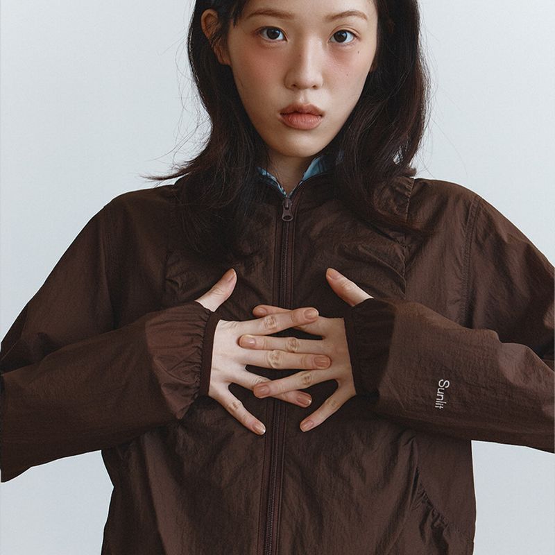 Sunlit（サンリット）の「シャーリング フーデッド ウィンドブレーカー (Brown)（ジャケット/アウター）」