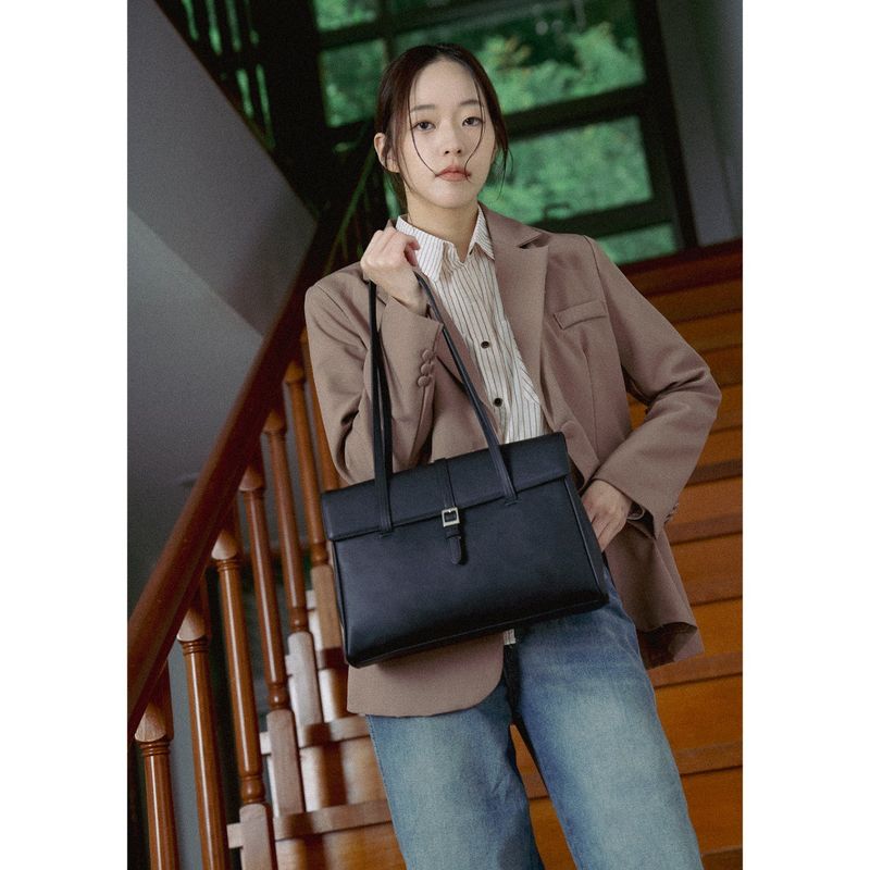 Lydia Buckle Bag Black