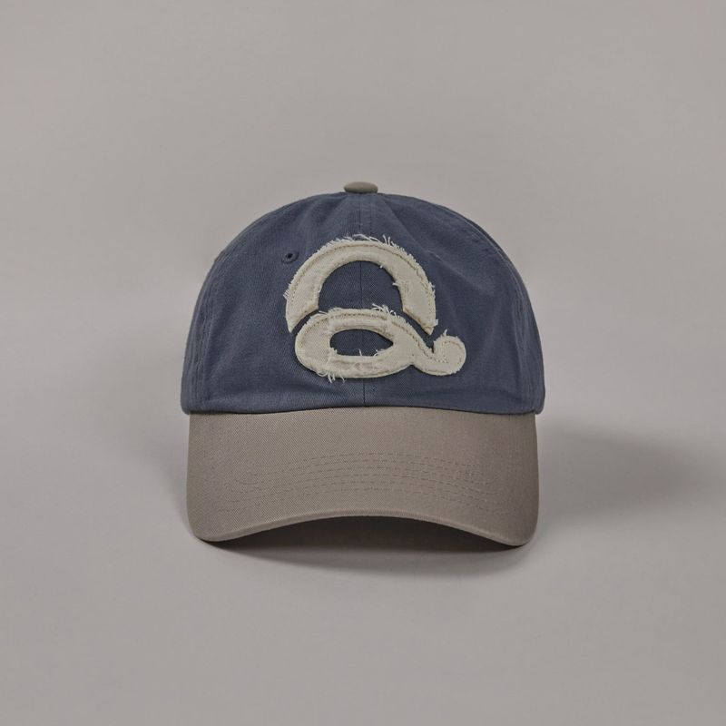 Q's(キューズ)の「Washed Logo Ball Cap (BlueGrey/Beige)(Hats)」