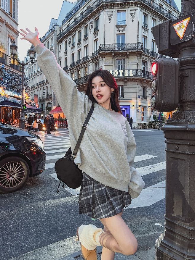 Daphne embroidery brushed sweatshirt