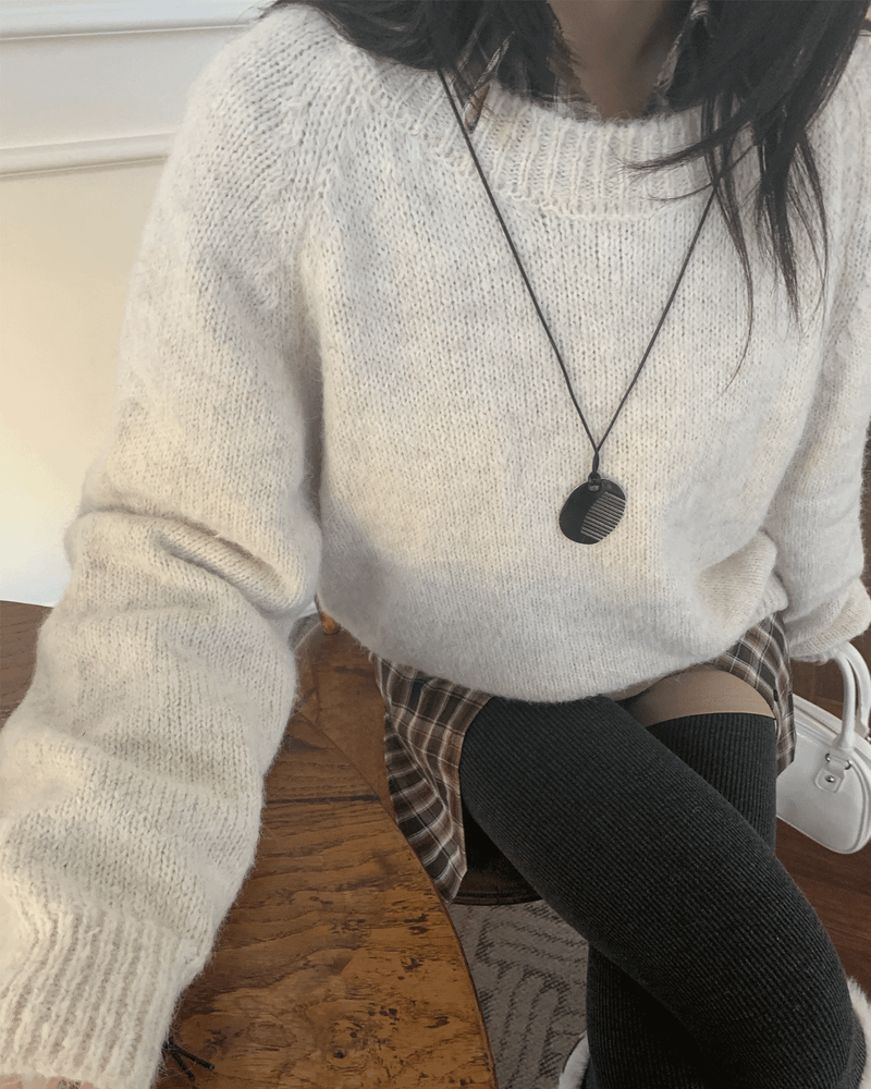GUSTA（グスタ）の「Lorne Soft Airy Raglan Long Sleeve Knit（Tops）」